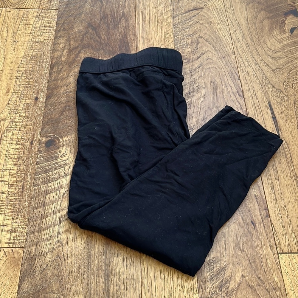 Enza Costa Woman’s Black Cropped Sweats
